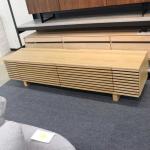 天然木オーク製のテレビ台