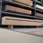 3本の脚でしっかり本体を支える