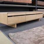 迫力の210cmの大型テレビ台