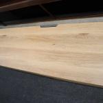 天板後方に設けた配線コード用切欠き