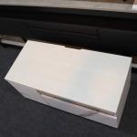 コードを通すスペースあり