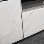 前板は白の大理石柄の塩ビシート貼り