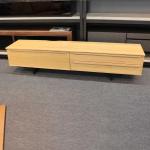 ライトブラウン