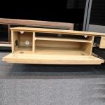 ソフトダウンステーを採用