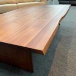 丸太特有の天然耳を使った世界にたった一つだけの存在