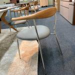 加工の難しいオーク無垢材を巧みに削りました