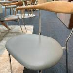 座面も質感にこだわった高級仕様