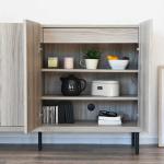 内部にもかかわらず前板も同素材の強化シート貼り