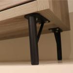 脚はアイアン製