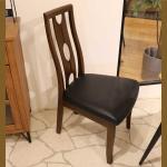 背もたれのデザインが個性的