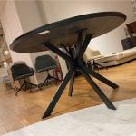  安定感抜群の脚