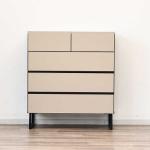 高品質でスタイリッシュな4段チェスト