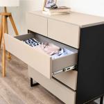 大きい引出しも安定した開閉