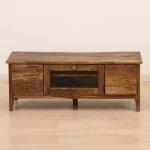 アンティークな古材風のテレビ台