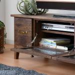 中央はデッキ収納スペース