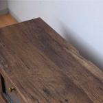 天板後方のコード通しスペース