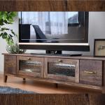 扉のガラスはすりガラス調