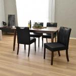 張地はブラックのPVCレザー