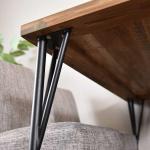 ブラックのスチール製脚