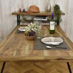 木製の家具とも合わせやすい