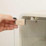 扉はプッシュ式