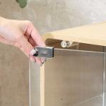 扉はプッシュ式