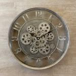 遊び心溢れるインダストリアルな壁掛け時計