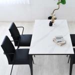 アームは前まで来ないハーフ位置設計