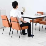 アームは前まで来ないハーフ位置設計