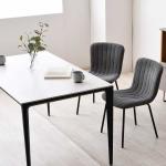 ダイニングチェアと合わせやすい