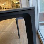 薄くてシャープな厚み