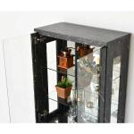 ガラスの扉はフチの枠が無い