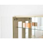 ガラスの扉はフチの枠が無い