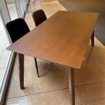 高級木材・オーク製の上品な天板