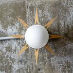 太陽をモチーフにした存在感のあるシーリングライト