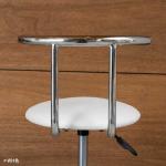 アールを描いた背もたれ