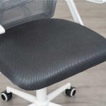 座面もメッシュ生地