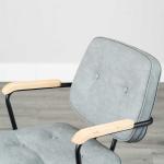 ナチュラルカラーのウッド