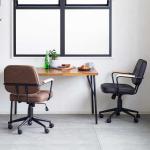 どんなテイストのデスク・机とも合わせやすい