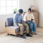 肘が無いので広く使える