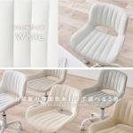 PVCレザーの白ホワイト色