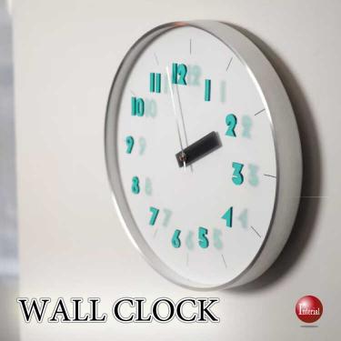 立体的なポップ＆メタリックのウォールクロック（グリーン色・静かなスイープムーブメント）