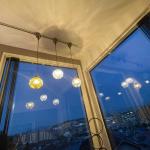 それぞれ高さを変えて吊るす