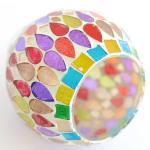 石膏にカラーガラスをはめる