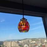 ステンドグラスのような表情