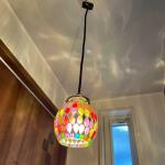 ステンドグラスのような表情