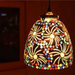 ステンドグラスのような表情