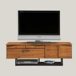 無垢材を丁寧に加工