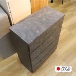 一般的な収納家具よりも10cm程度奥行がスリム