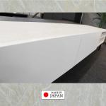 前板は無地のホワイト